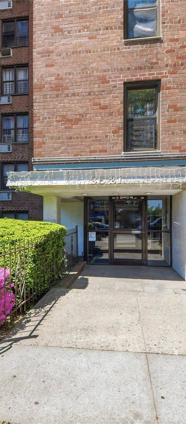 Apartamento de 1 Dormitorio en Venta en Bronx - Nueva York - EE. UU.