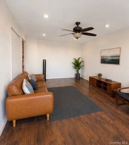 1 Bedroom Home for Sale in Elmhurst - New York - USA