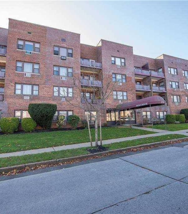 Apartamento de 1 Dormitorio en Venta en Freeport - Nueva York - EE. UU.