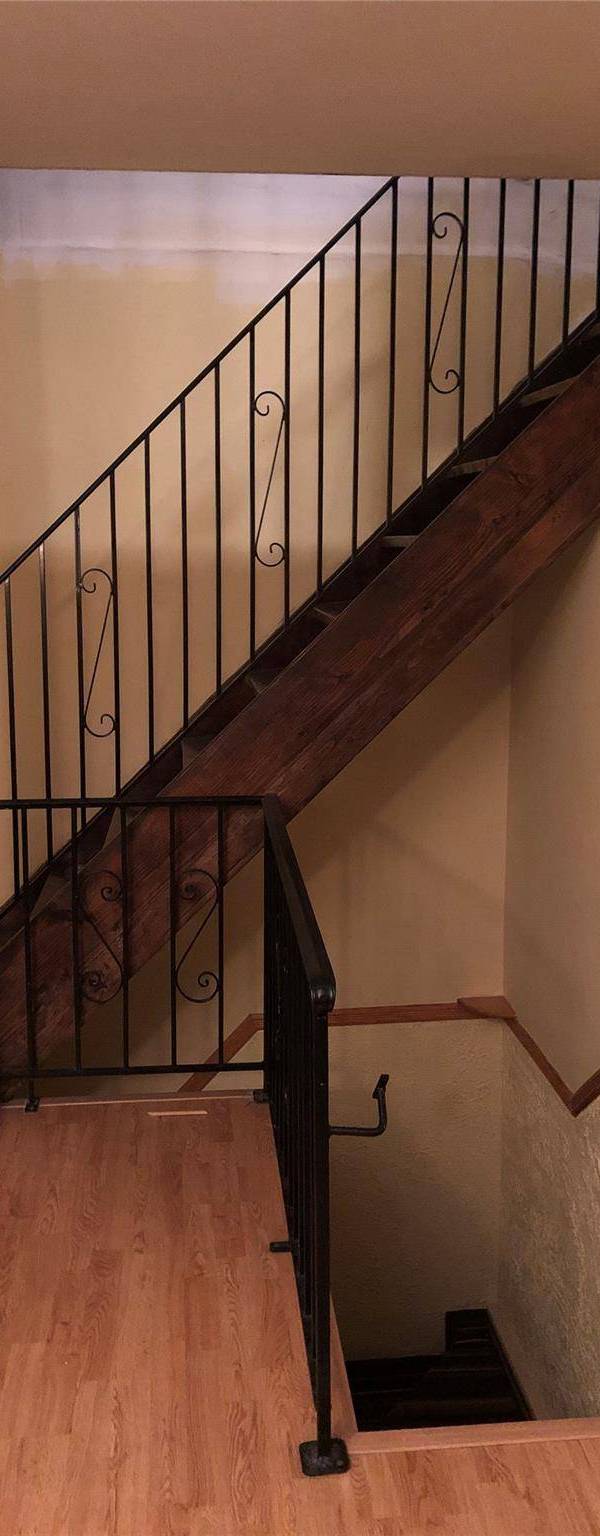 1 Bedroom Home for Sale in Glen Oaks - New York - USA