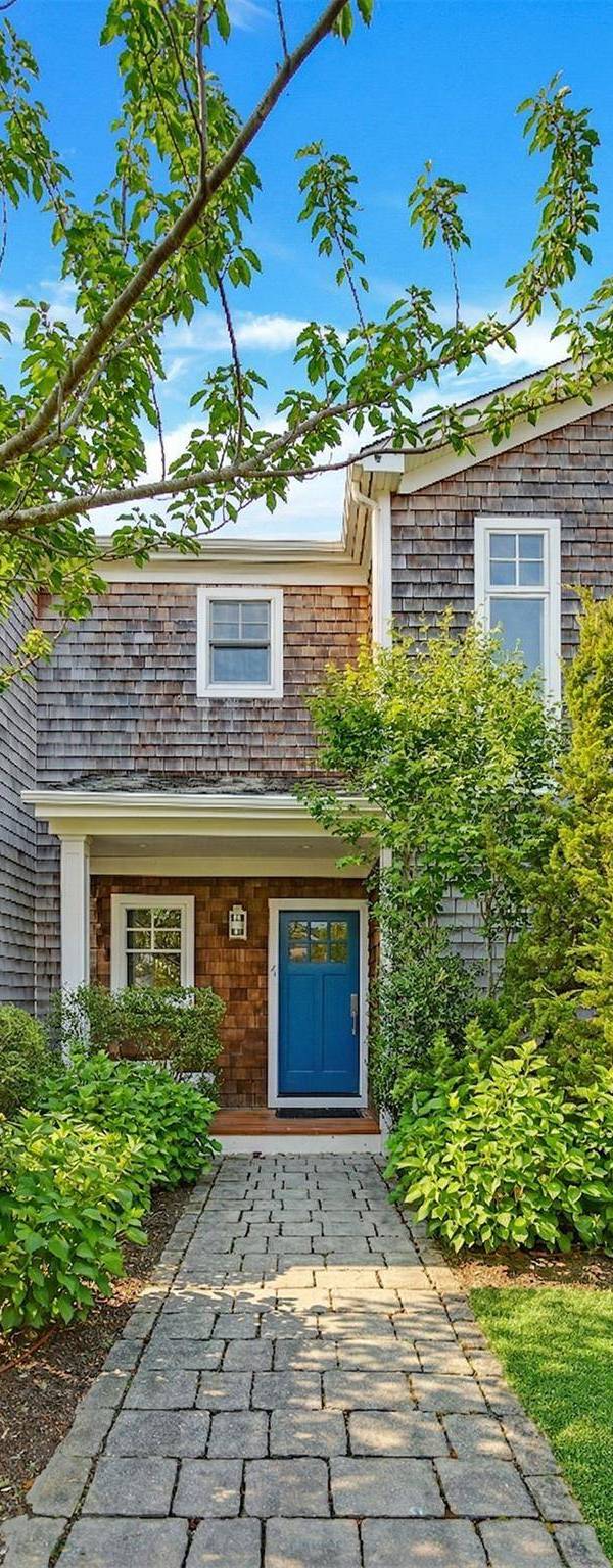 Apartamento de 1 Dormitorio en Venta en Hampton Bays - Nueva York - EE. UU.