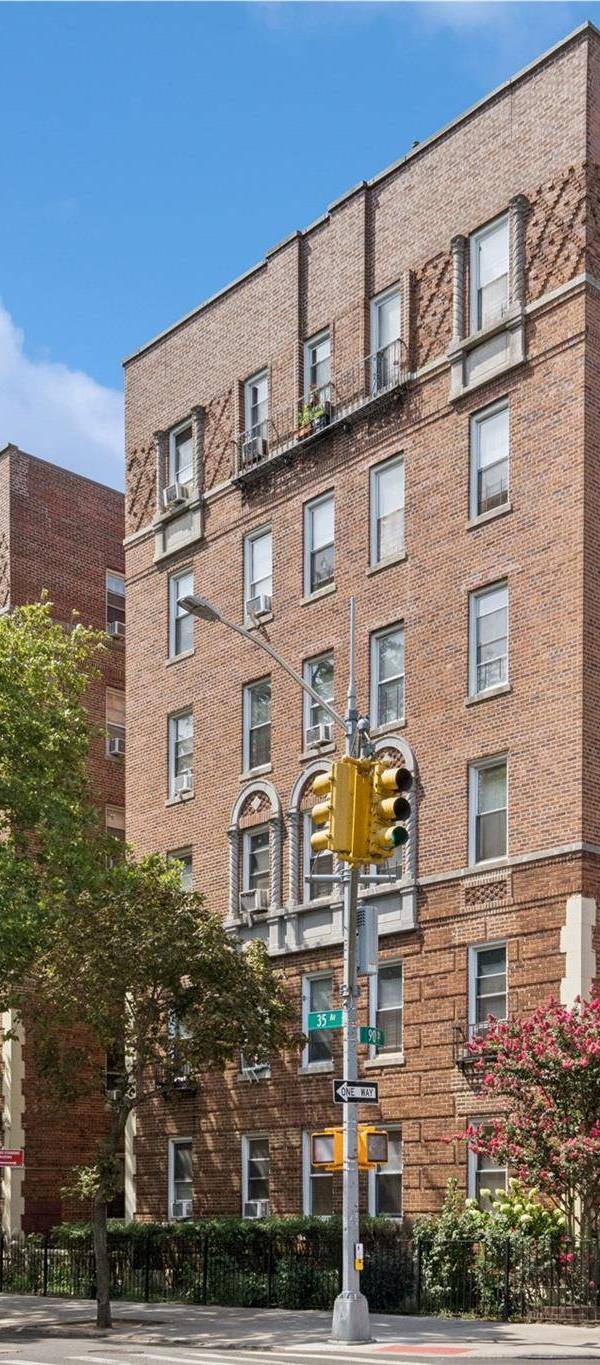 Apartamento com 1 Quartos à Venda em Jackson Heights - Nova Iorque - EUA