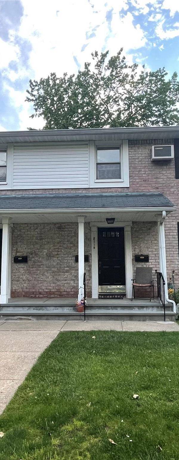 1 Bedroom Apartment for Sale in New Hyde Park - New York - USA