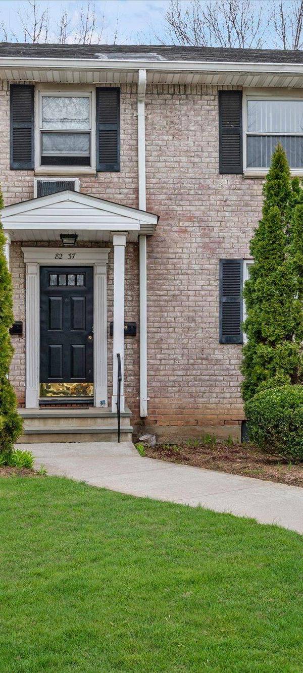 1 Bedroom Apartment for Sale in New Hyde Park - New York - USA