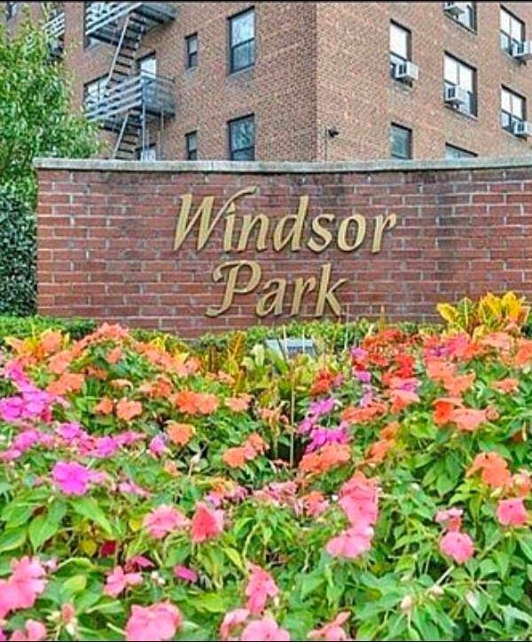 Apartamento com 1 Quartos à Venda em Oakland Gardens - Nova Iorque - EUA