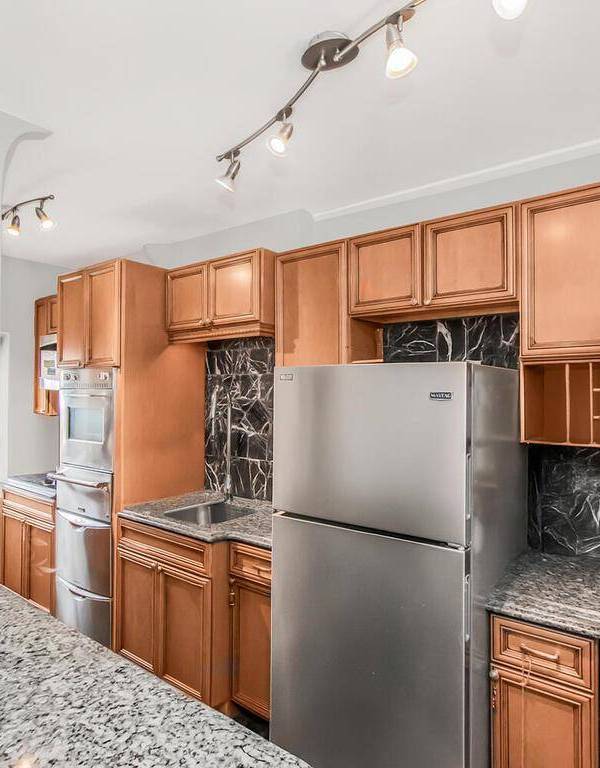1 Bedroom Home for Sale in Yonkers - New York - USA