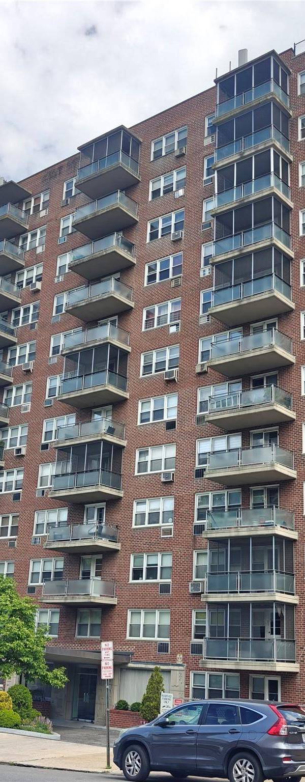 1 Bedroom Home for Sale in Yonkers - New York - USA