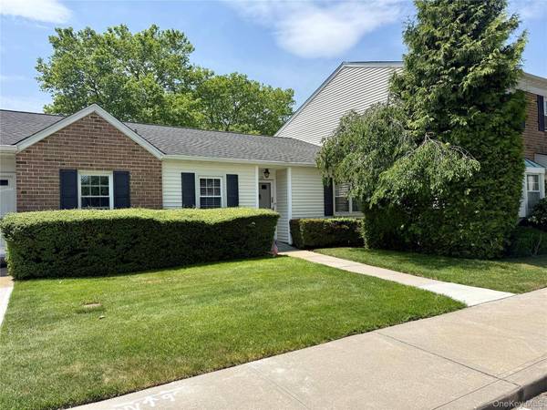 Apartamento com 2 Quartos à Venda em Amityville - Nova Iorque - EUA