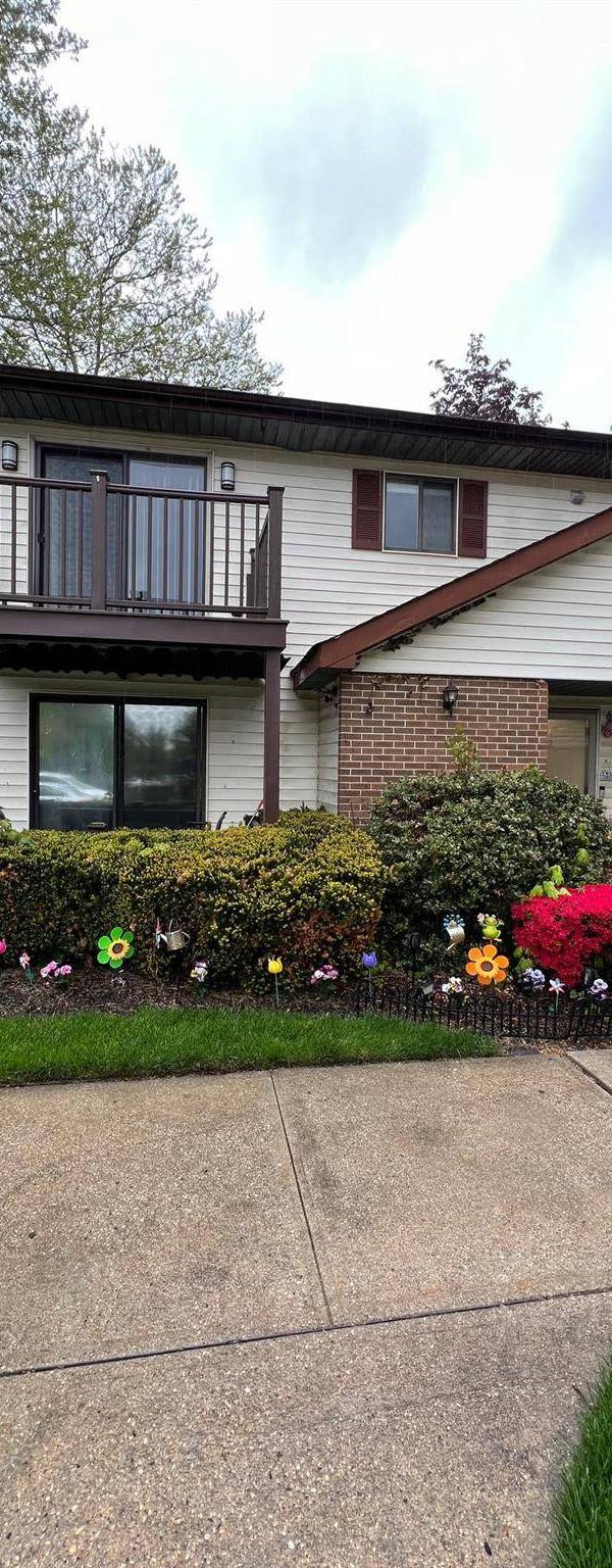 Apartamento com 2 Quartos à Venda em Amityville - Nova Iorque - EUA