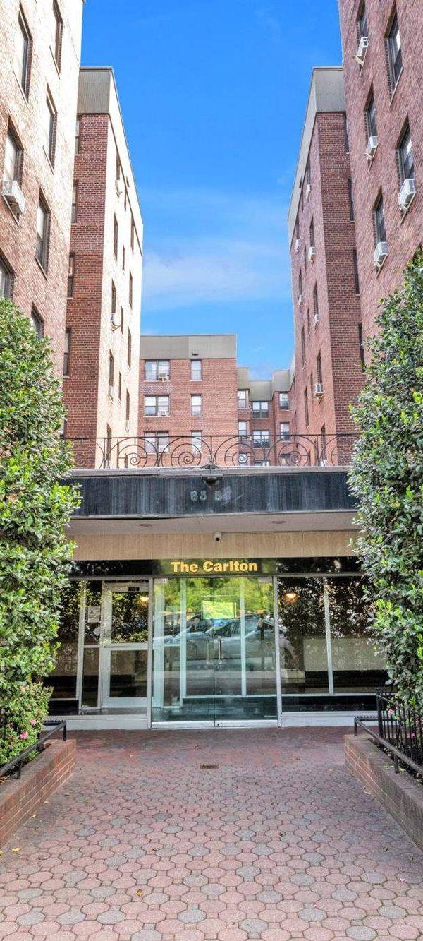 Apartamento com 2 Quartos à Venda em Briarwood - Nova Iorque - EUA