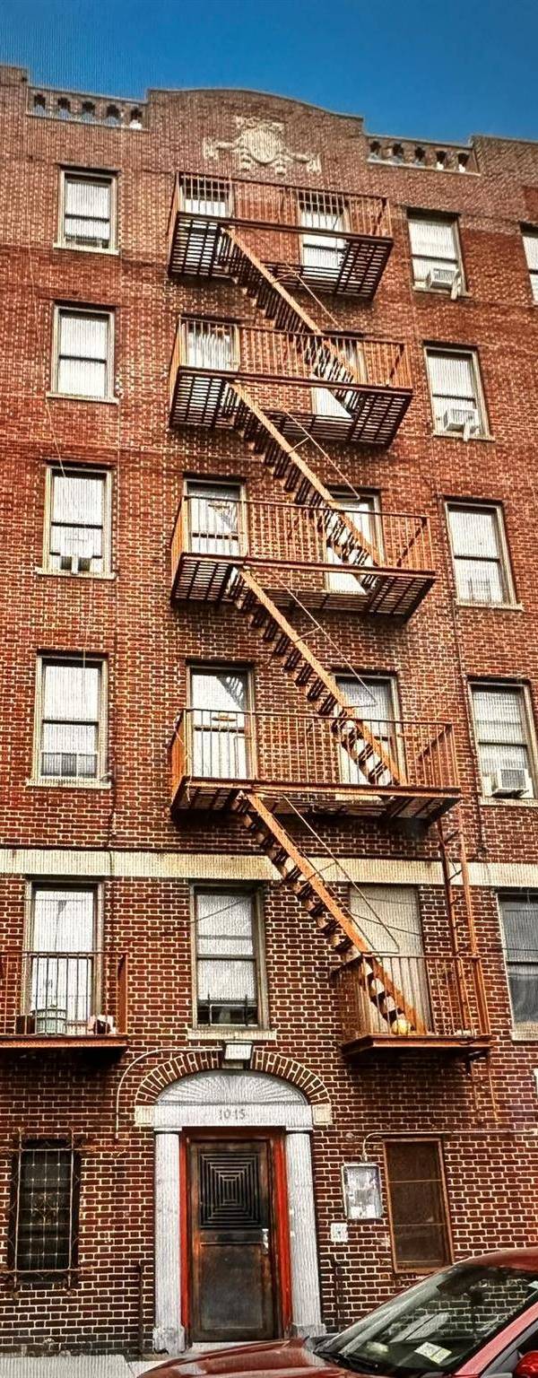 Apartamento de 2 Dormitorios en Venta en Bronx - Nueva York - EE. UU.