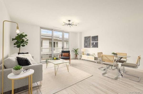 Apartamento com 2 Quartos à Venda em College Point - Nova Iorque - EUA