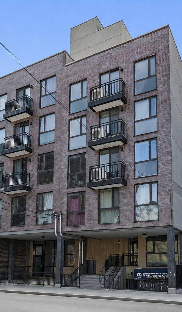 Apartamento de 2 Dormitorios en Venta en Corona - Nueva York - EE. UU.
