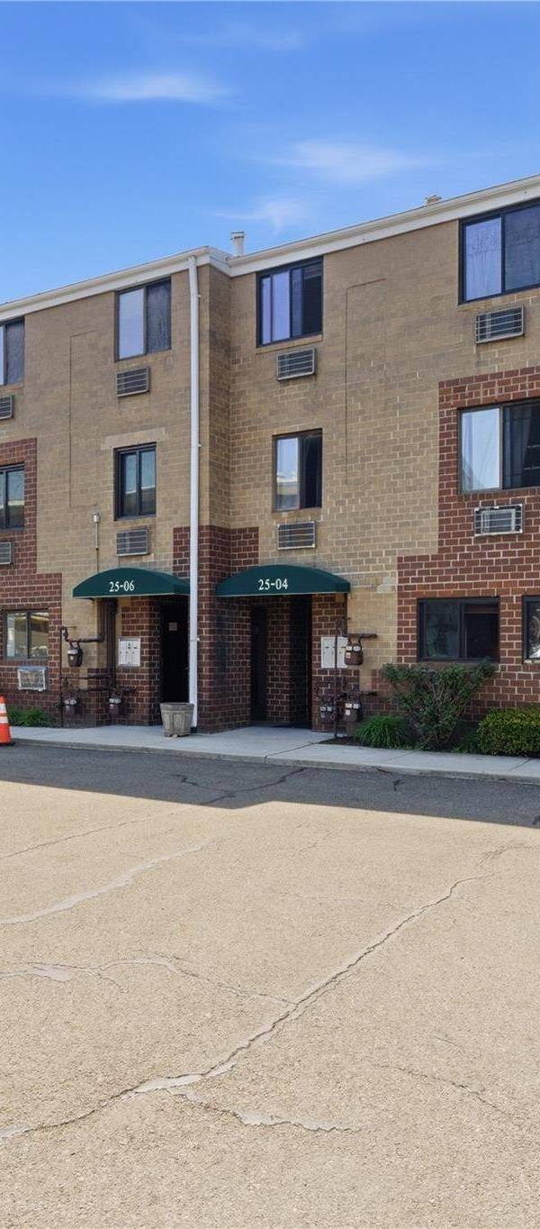 Apartamento com 2 Quartos à Venda em Flushing - Nova Iorque - EUA