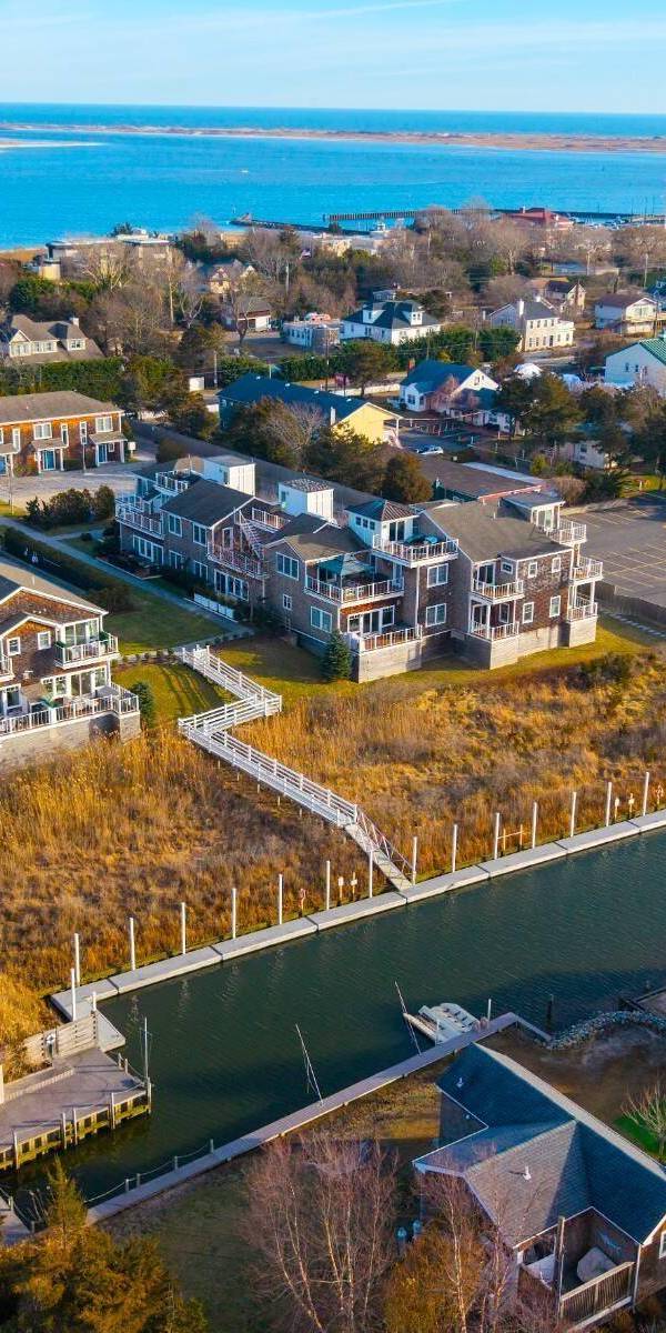Apartamento de 2 Dormitorios en Venta en Hampton Bays - Nueva York - EE. UU.