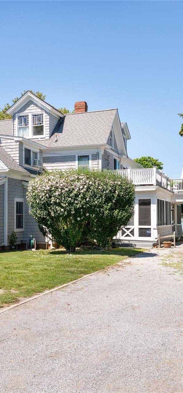 Apartamento de 2 Dormitorios en Venta en Hampton Bays - Nueva York - EE. UU.