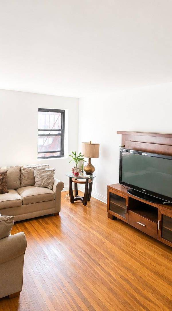 Apartamento com 2 Quartos à Venda em Kew Gardens - Nova Iorque - EUA