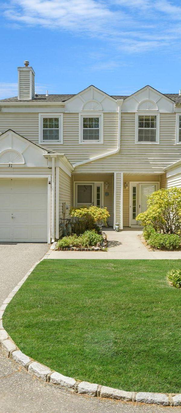 Apartamento com 2 Quartos à Venda em Manorville - Nova Iorque - EUA