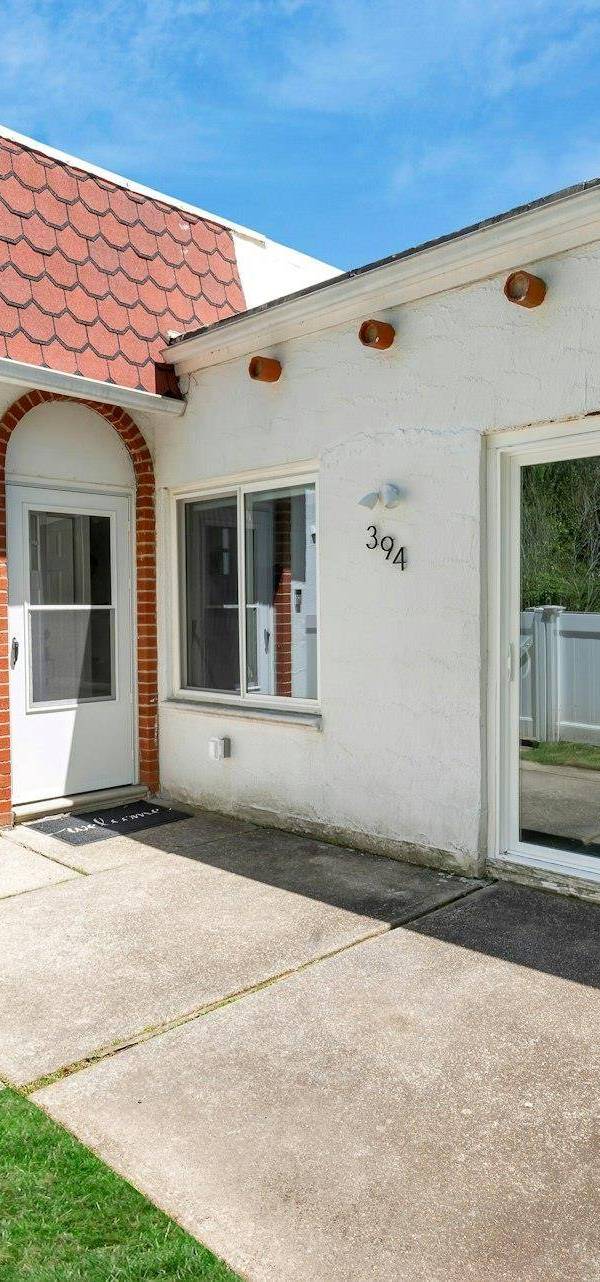 2 Bedroom Home for Sale in Medford - New York - USA