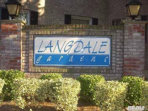 2 Bedroom Home for Sale in New Hyde Park - New York - USA
