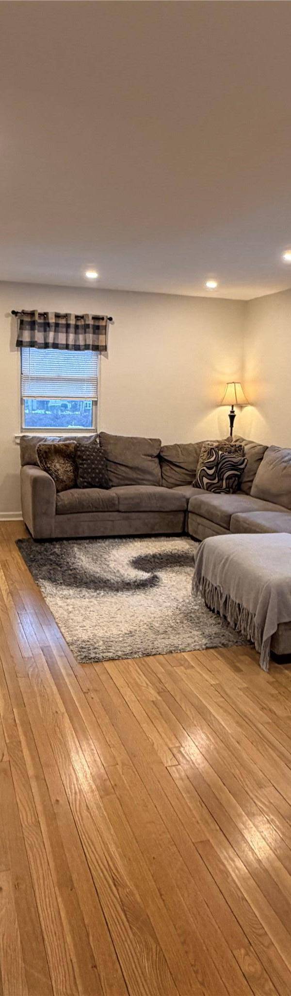 2 Bedroom Apartment for Sale in New Hyde Park - New York - USA