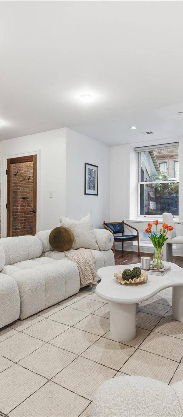 2 Bedroom Home for Sale in New York - Manhattan - New York - USA
