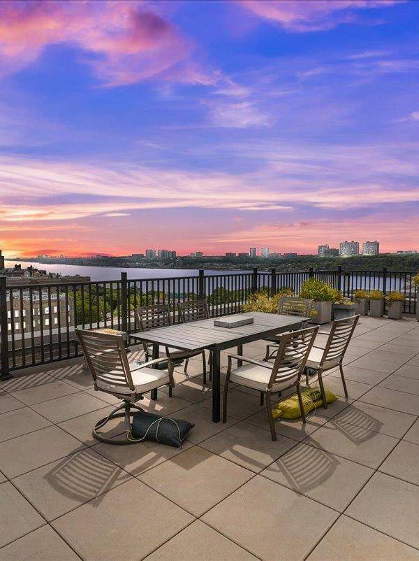 2 Bedroom Home for Sale in New York - Manhattan - New York - USA