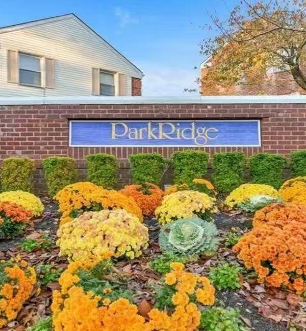 Apartamento com 2 Quartos à Venda em Oakland Gardens - Nova Iorque - EUA