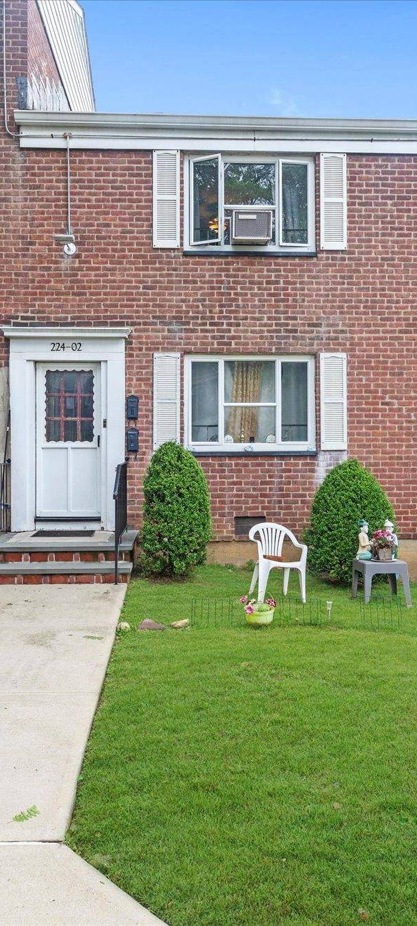 Apartamento com 2 Quartos à Venda em Queens Village - Nova Iorque - EUA