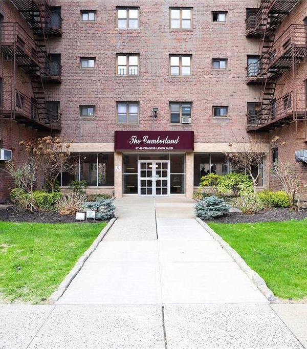 Apartamento com 2 Quartos à Venda em Queens Village - Nova Iorque - EUA