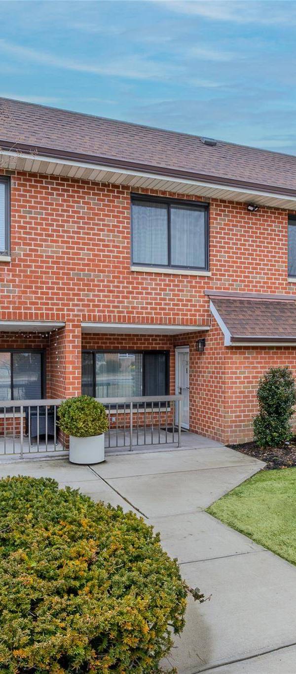 Apartamento com 2 Quartos à Venda em Rockville Centre - Nova Iorque - EUA