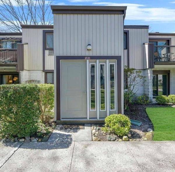 2 Bedroom Home for Sale in Ronkonkoma - New York - USA