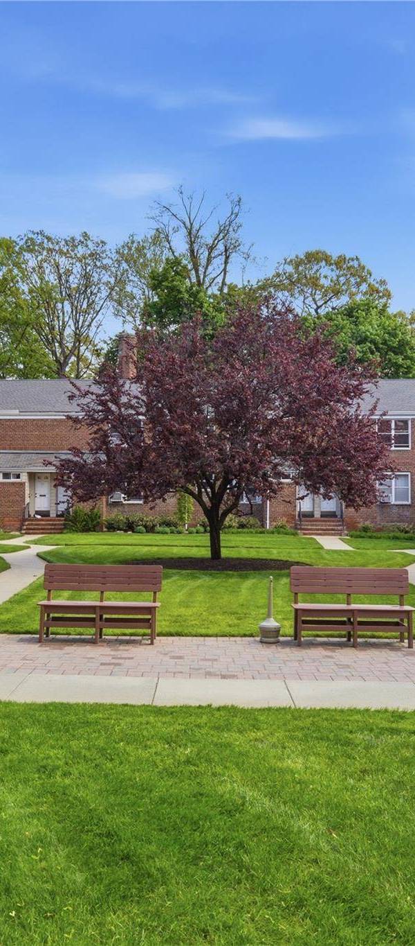Apartamento de 2 Dormitorios en Venta en Roslyn Heights - Nueva York - EE. UU.