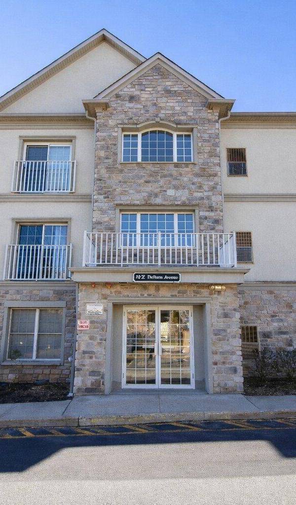 Apartamento con 2 Dormitorios en Venta en Suffern - Nueva York - EE. UU.
