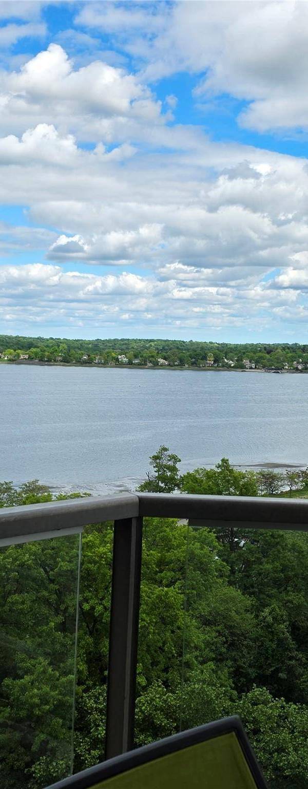 Apartamento de 3 Dormitorios en Venta en Bayside - Nueva York - EE. UU.