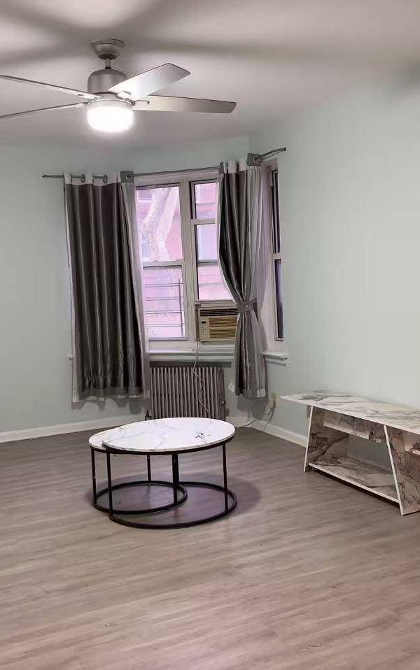 Apartamento com 3 Quartos à Venda em Flushing - Nova Iorque - EUA