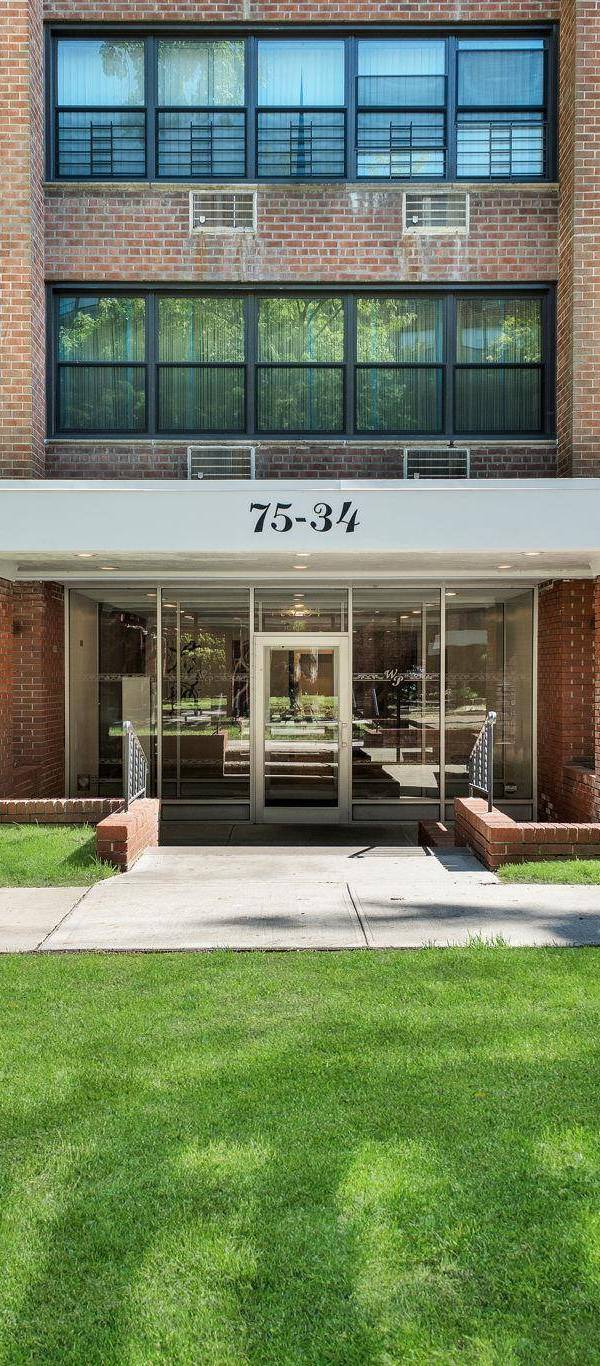 Apartamento com 3 Quartos à Venda em Oakland Gardens - Nova Iorque - EUA
