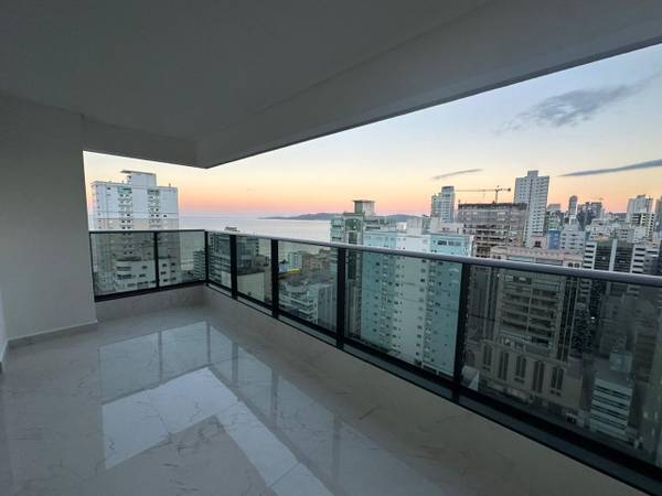 Apartamento com 4 Suítes à Venda em Itapema - Santa Catarina - Brasil