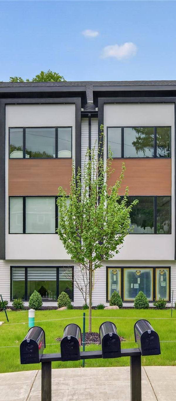 Apartamento de 5 Dormitorios en Venta en Monroe - Nueva York - EE. UU.