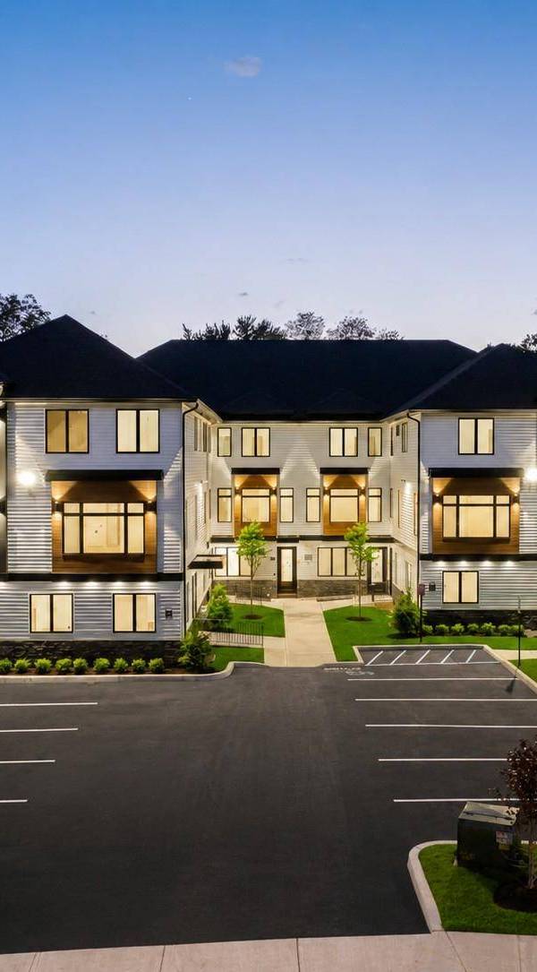 Apartamento com 5 Quartos à Venda em Monsey - Nova Iorque - EUA
