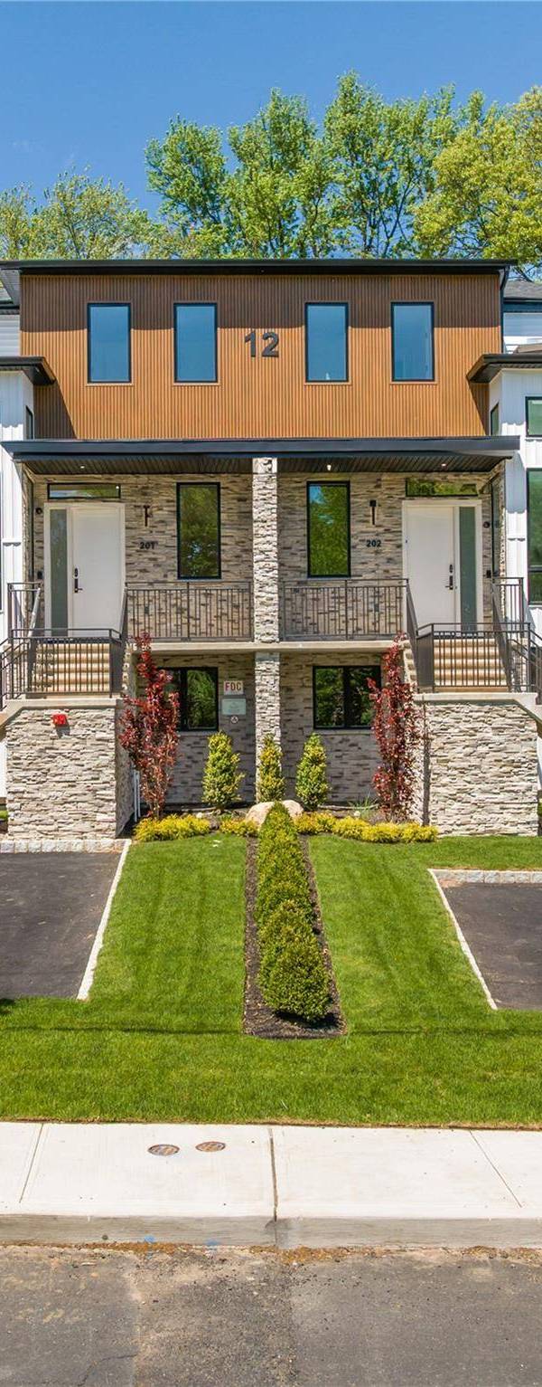 Apartamento com 9 Quartos à Venda em Monsey - Nova Iorque - EUA