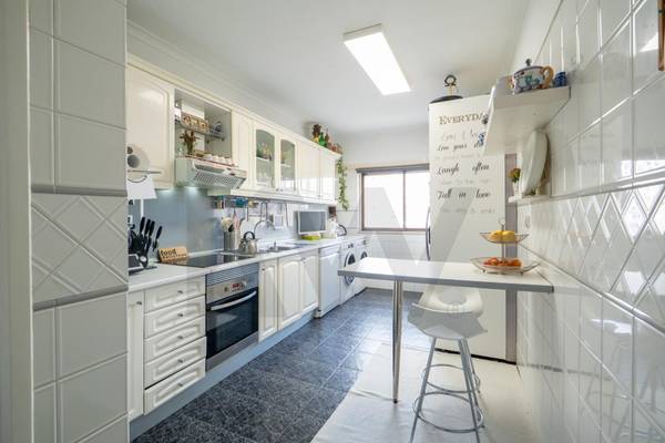 Apartamento T2 à Venda em Agualva-Cacém - Lisboa - Portugal