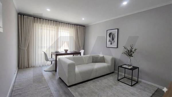 Apartamento T2 à Venda em Almada - Setúbal - Portugal