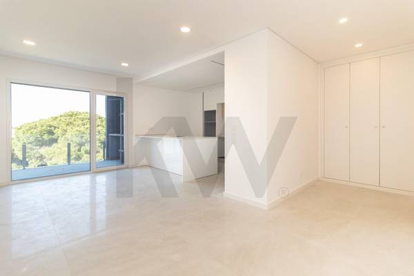 Apartamento T2 à Venda em Almada - Setúbal - Portugal