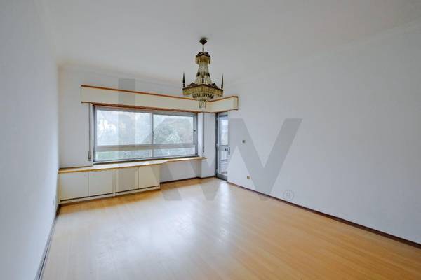 Apartamento T2 à Venda em Carcavelos - Lisboa - Portugal