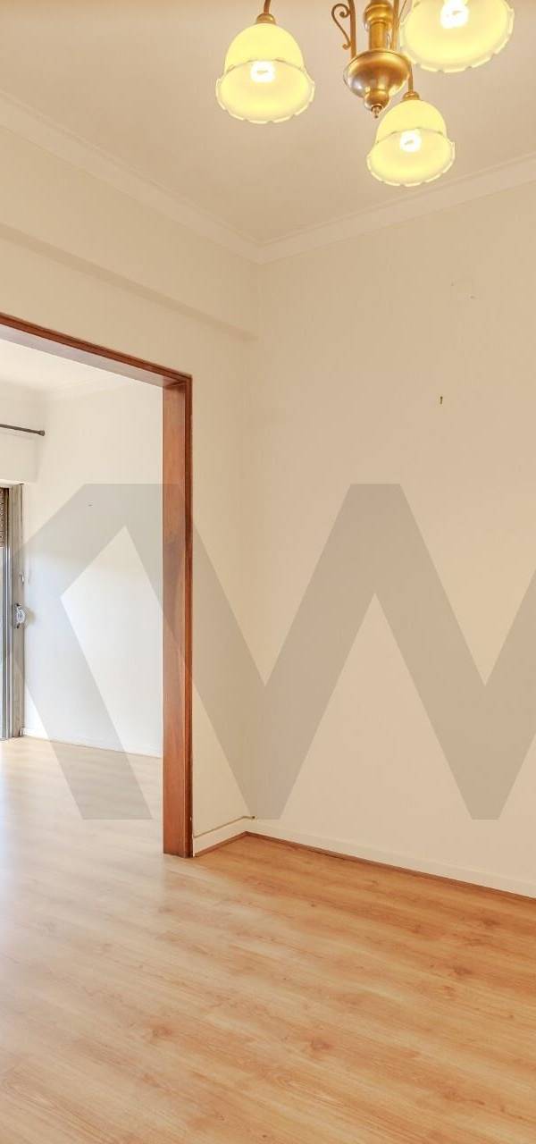 Apartamento T2 à Venda em Carnaxide - Lisboa - Portugal