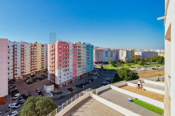 Appartement T2 à Vendre sur Plan à Seixal, Portugal