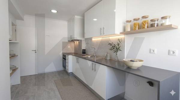 Appartement T2 à Vendre à Seixal, Portugal