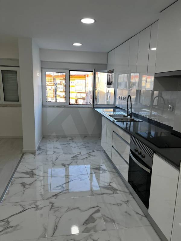 Appartement T2 à Vendre à Seixal, Portugal