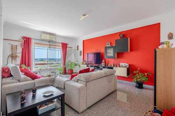 Appartement T2 à Vendre à Seixal, Portugal